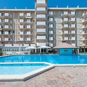 https://playa-grande-residence.hotelslidodijesolo.com